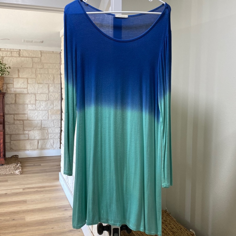Long sleeve, very lightweight dress